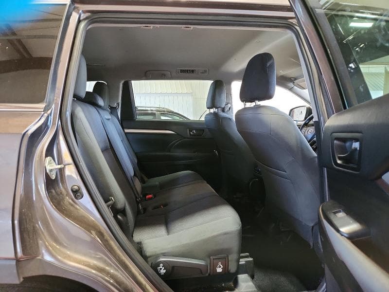 2019 TOYOTA HIGHLANDER LE 11