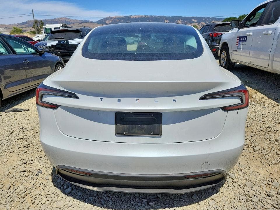 2025 TESLA MODEL 3 6
