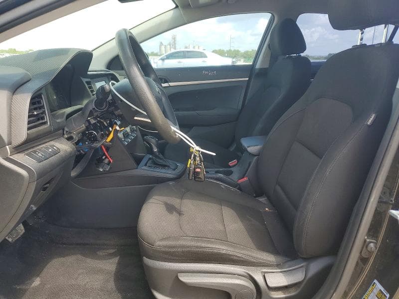 2020 HYUNDAI ELANTRA SE 7