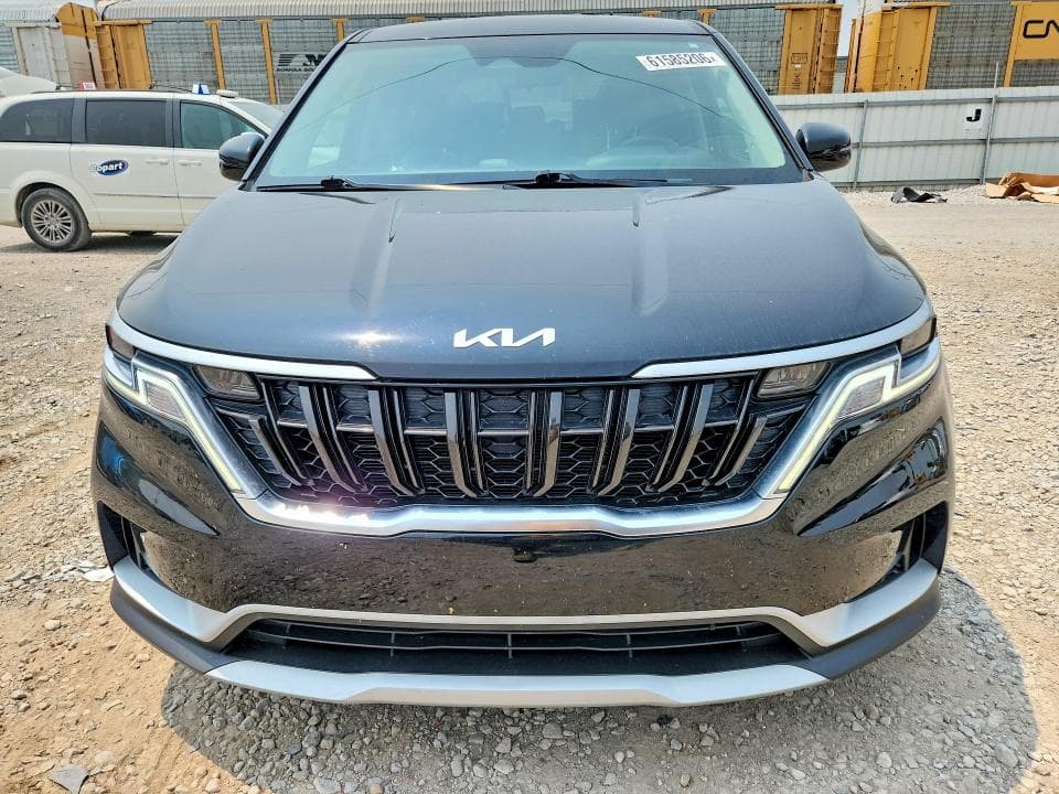 2022 KIA CARNIVAL LX 5