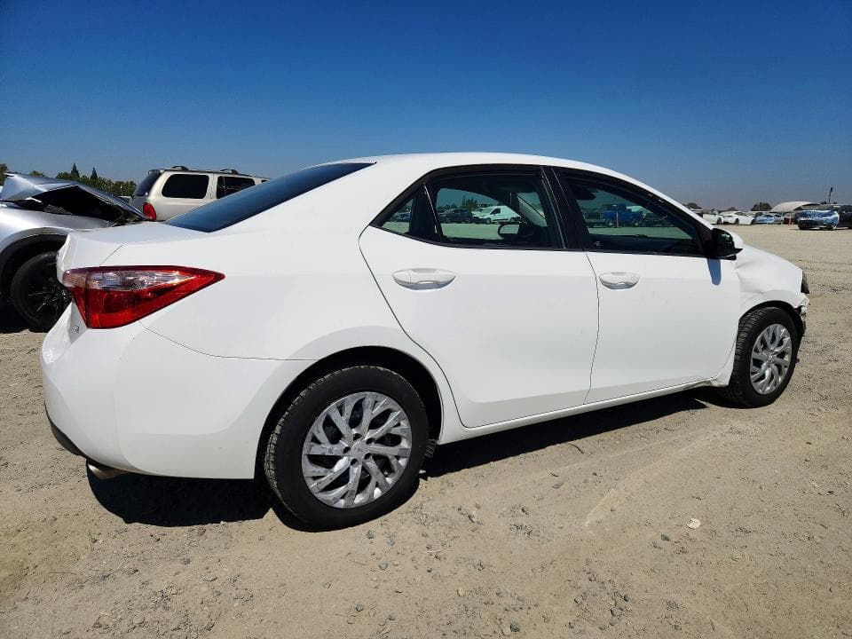 2017 TOYOTA COROLLA LE 3