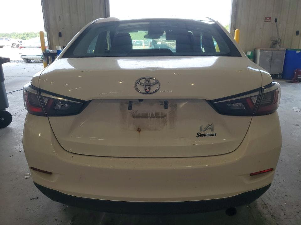 2017 TOYOTA YARIS IA BASE 6