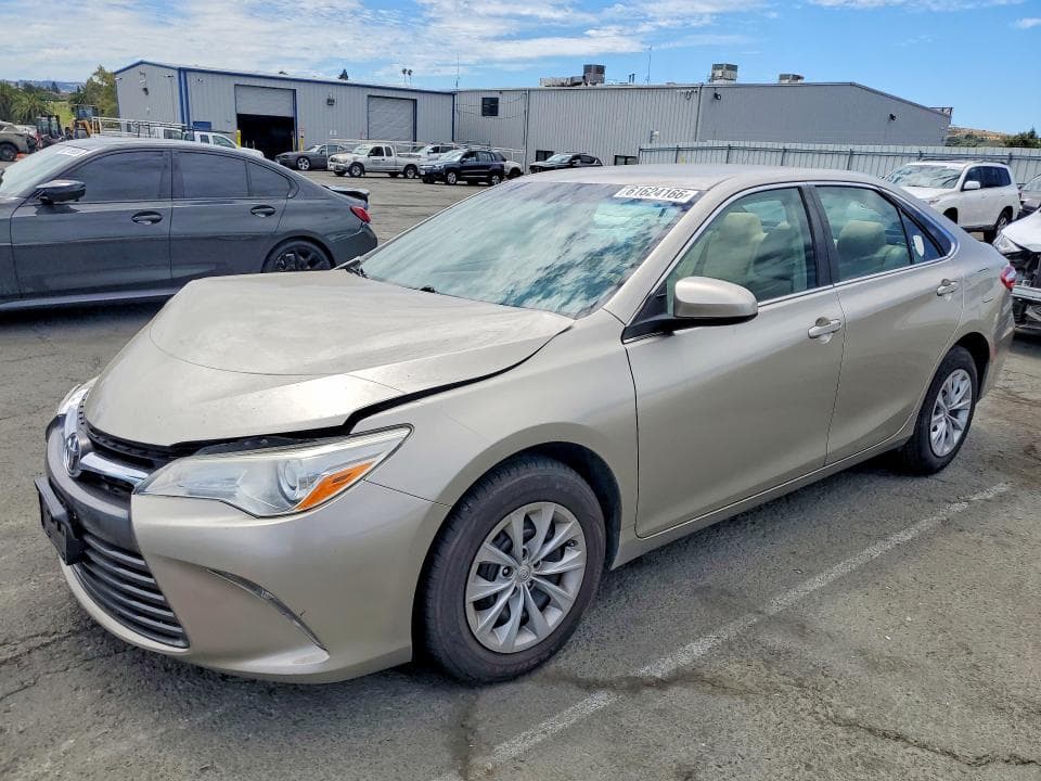 2017 TOYOTA CAMRY LE - 1