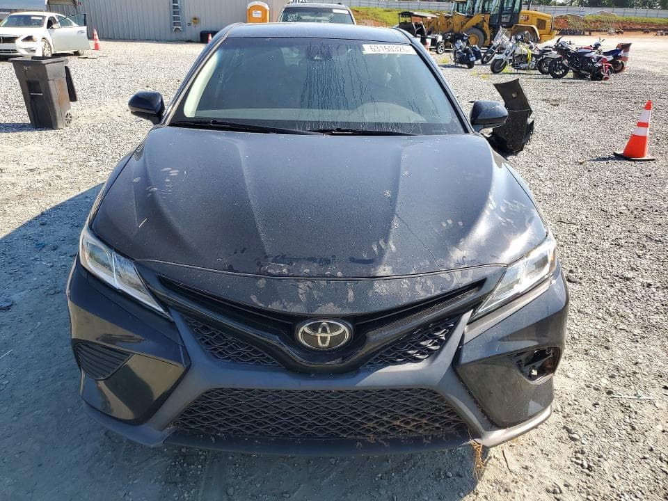 2018 TOYOTA CAMRY SE 5