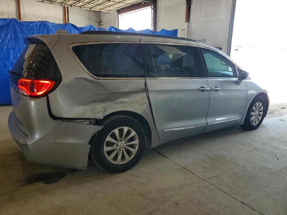 2017 CHRYSLER PACIFICA TOURING L 3