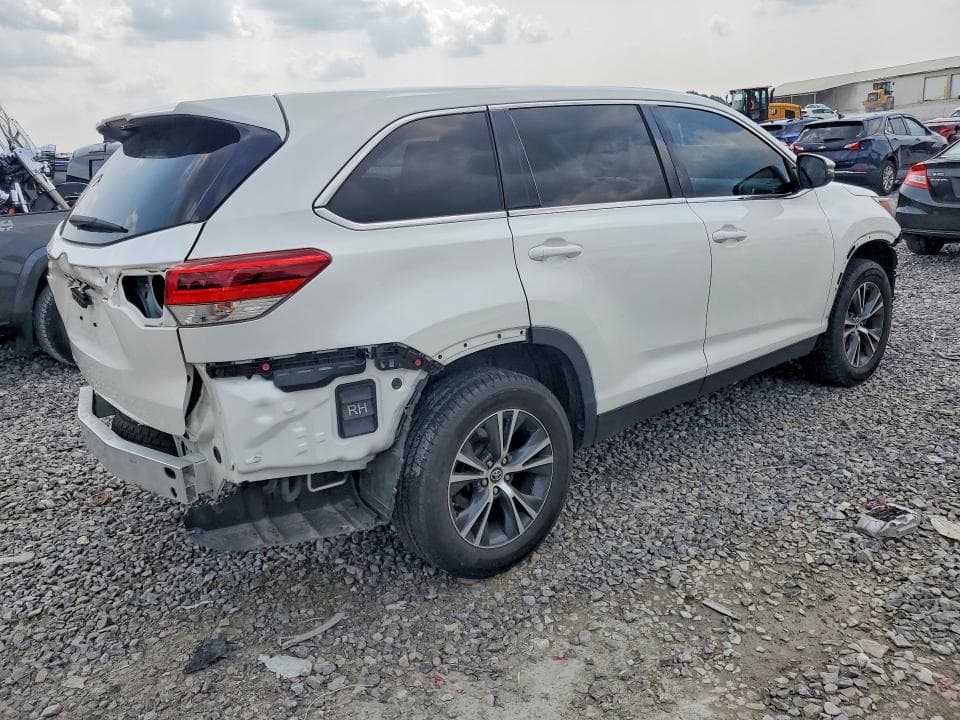 2019 TOYOTA HIGHLANDER LE 3