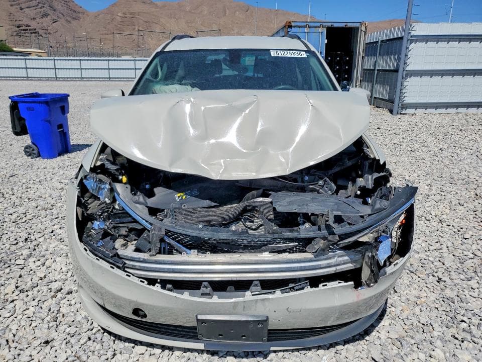 2017 CHRYSLER PACIFICA LX 5