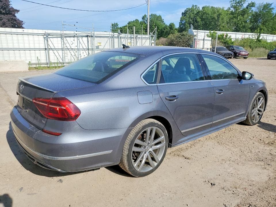 2017 VOLKSWAGEN PASSAT R-LINE 3