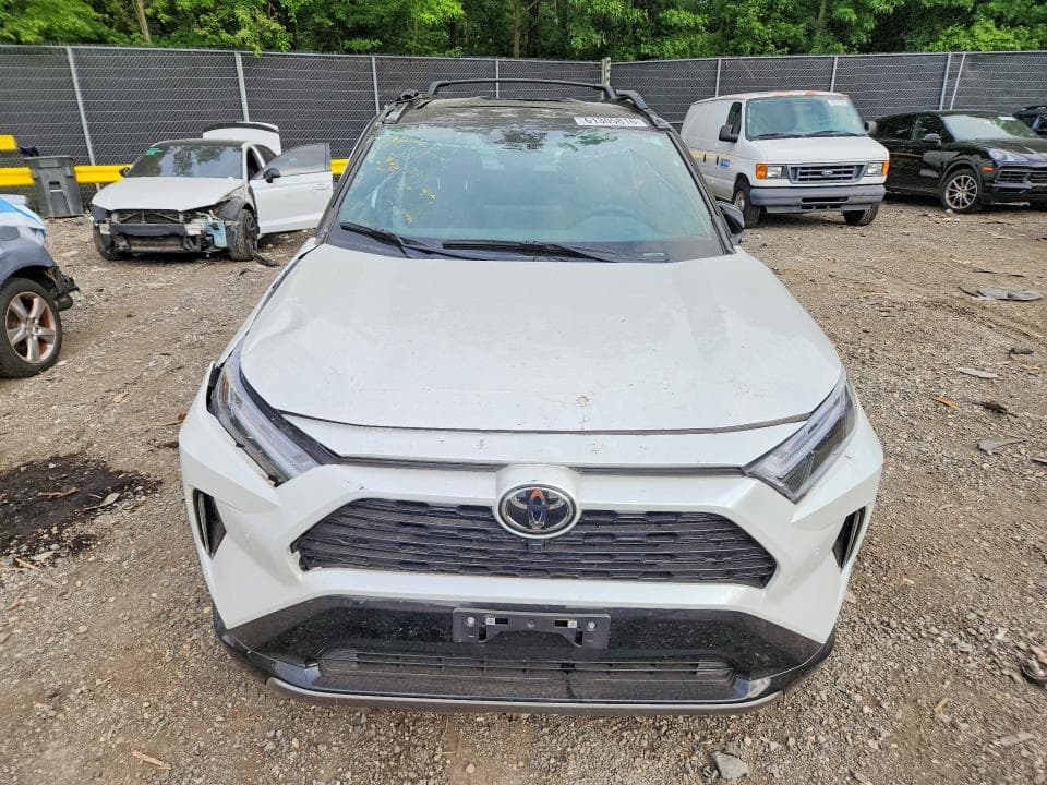 2025 TOYOTA RAV4 XSE 5