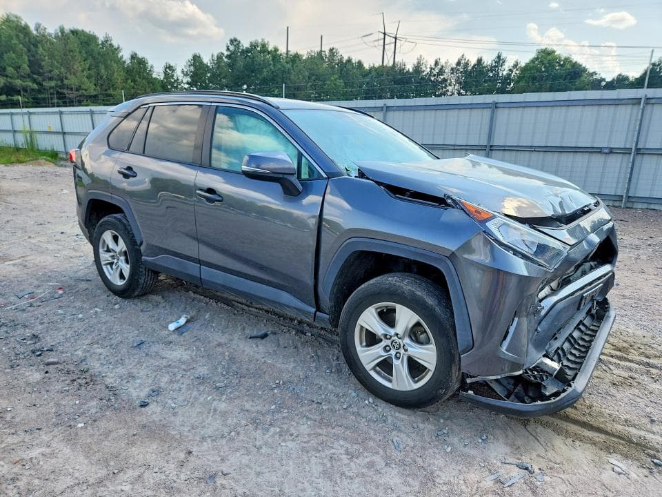 2021 TOYOTA RAV4 XLE 4