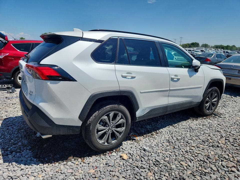2025 TOYOTA RAV4 XLE PREMIUM 3