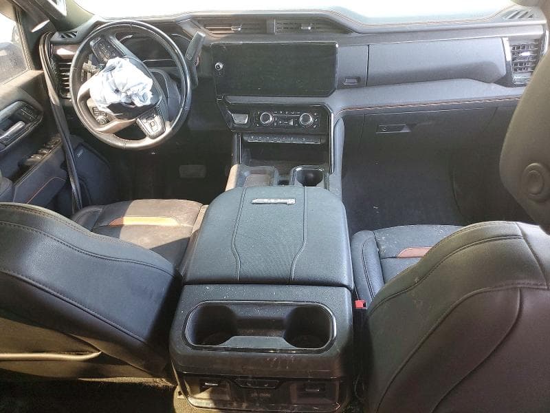 2025 GMC SIERRA K3500 AT4 8
