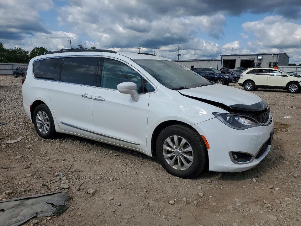 2017 CHRYSLER PACIFICA TOURING L 4