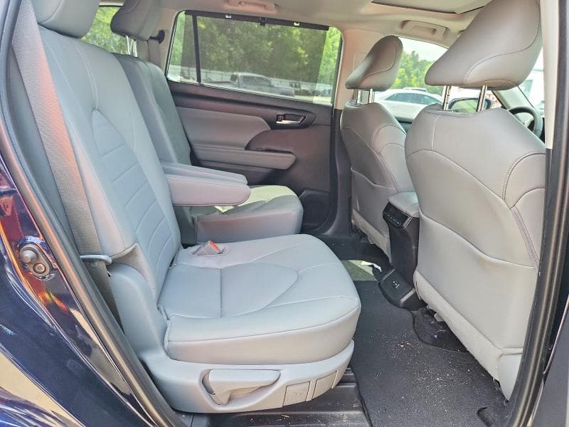 2025 TOYOTA HIGHLANDER XLE 10