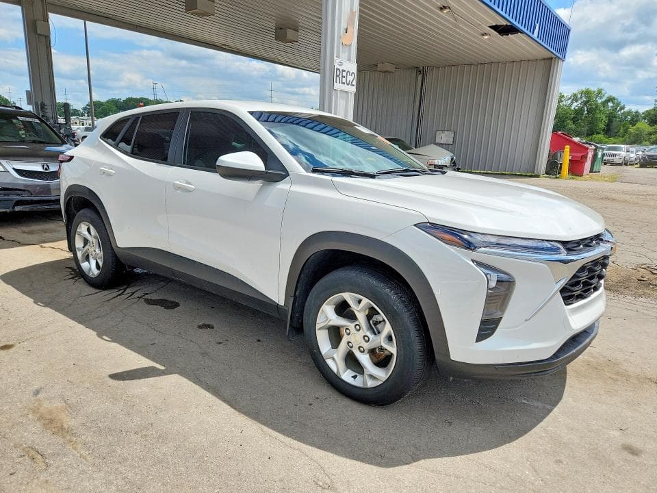 2024 CHEVROLET TRAX LS 4