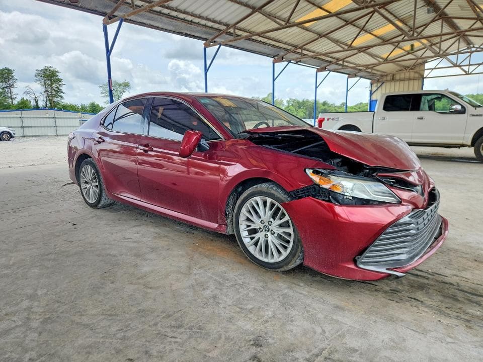 2019 TOYOTA CAMRY XLE 4