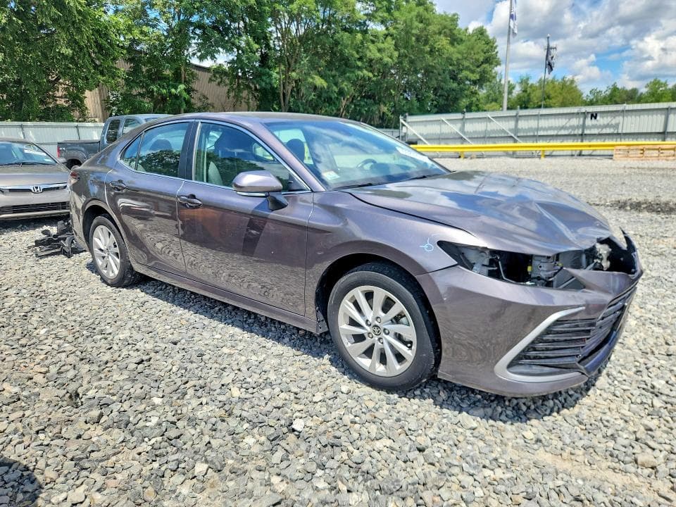 2024 TOYOTA CAMRY LE 4