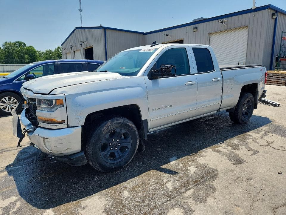 2017 CHEVROLET SILVERADO K1500 LT - 1