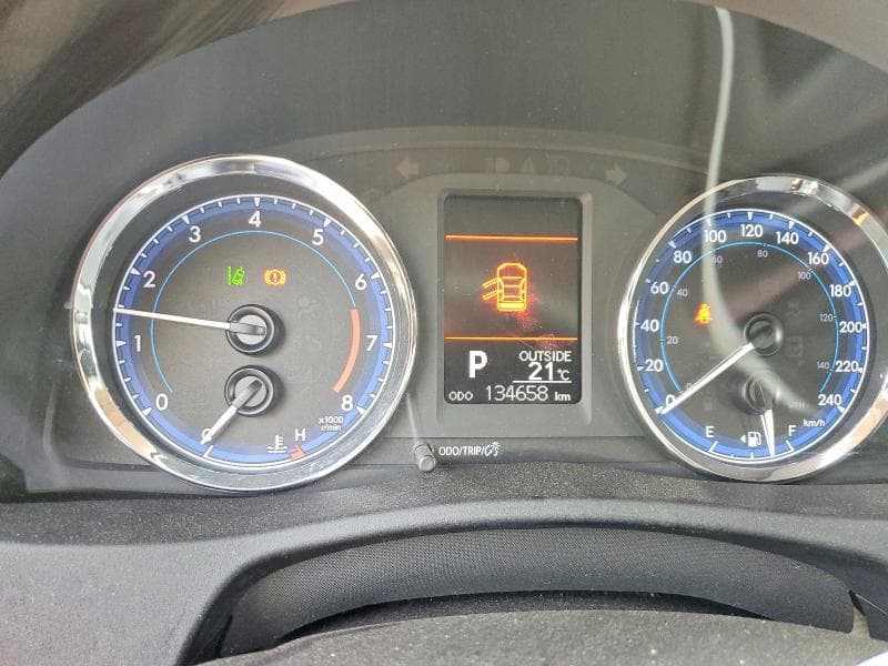 2018 TOYOTA COROLLA L 9