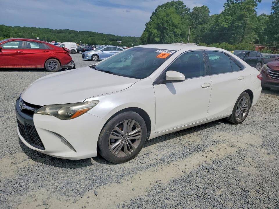 2017 TOYOTA CAMRY SE - 1