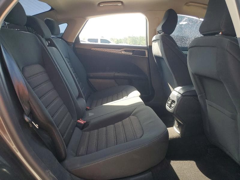 2020 FORD FUSION SE 10
