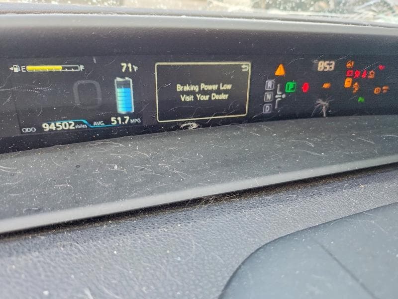 2018 TOYOTA PRIUS FOUR 9
