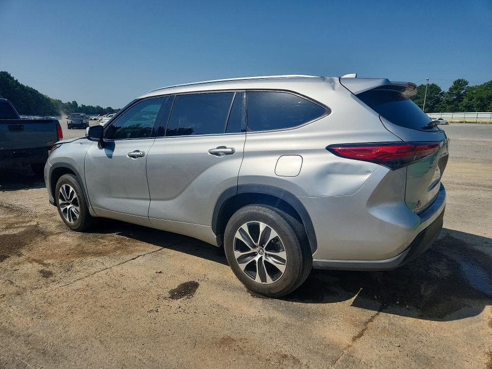 2020 TOYOTA HIGHLANDER XLE 2