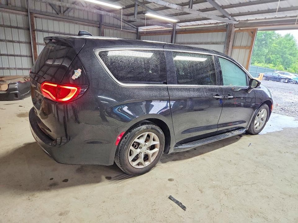 2019 CHRYSLER PACIFICA TOURING PLUS 3