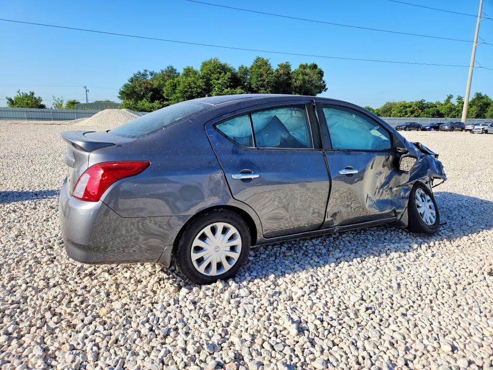 2017 NISSAN VERSA 1.6 SV 3