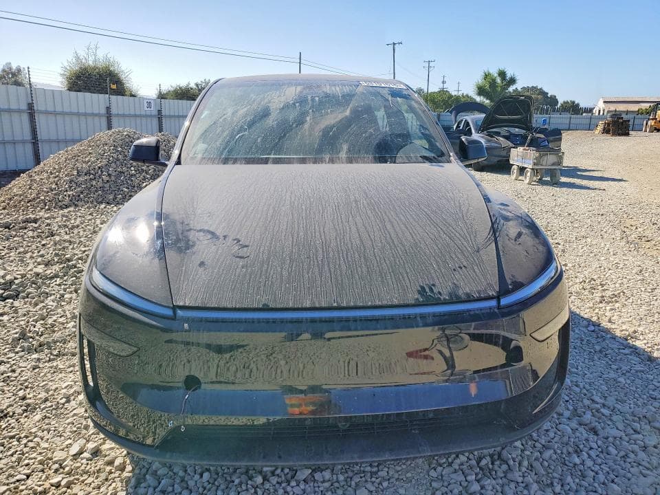 2026 TESLA MODEL Y 5