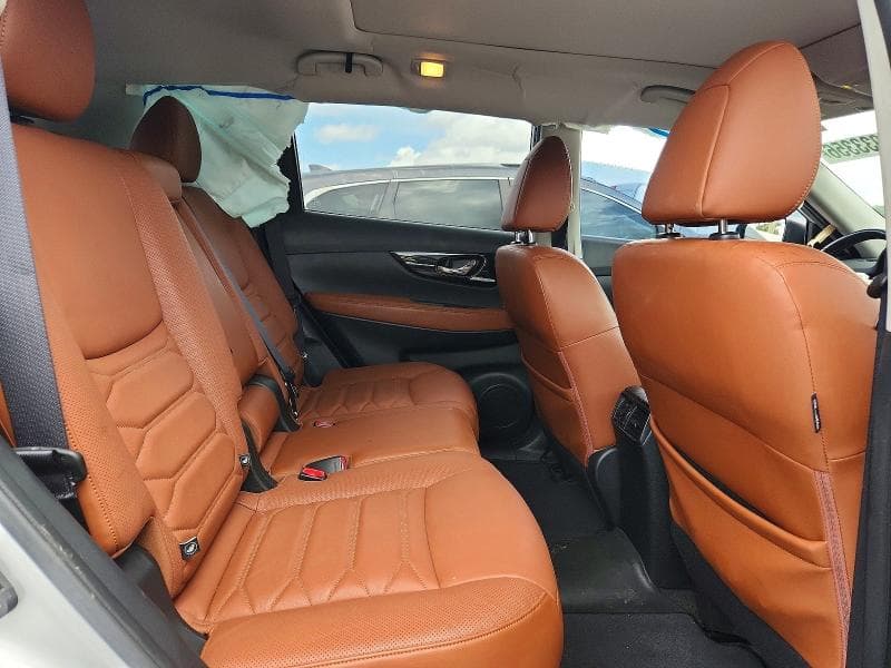 2017 NISSAN ROGUE SL 11