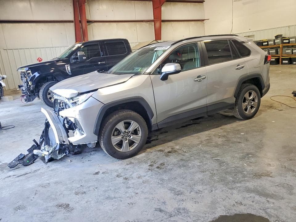 2022 TOYOTA RAV4 XLE - 1