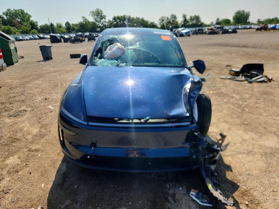 2026 TESLA MODEL Y 5