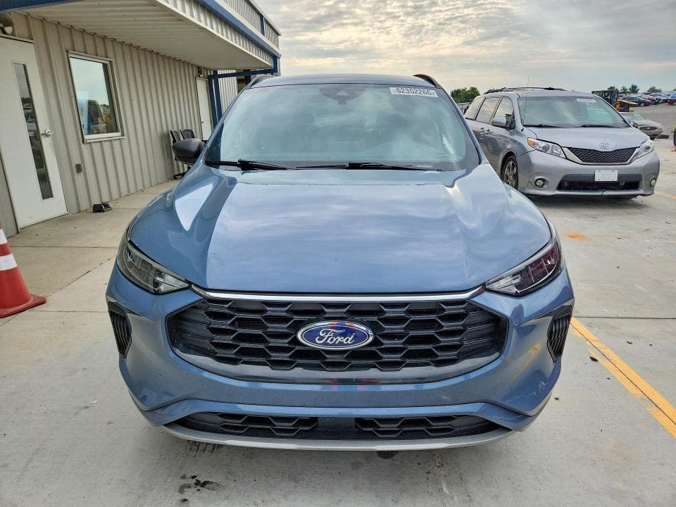 2024 FORD ESCAPE ST LINE 5
