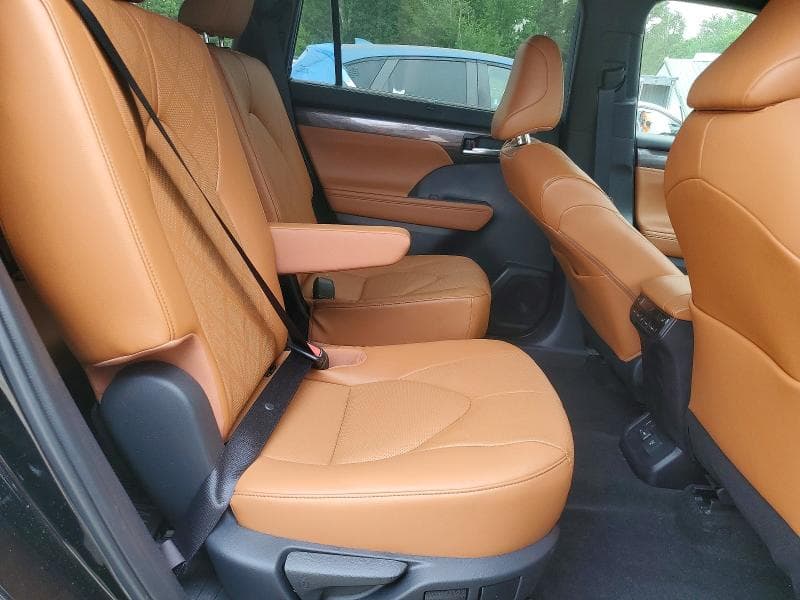 2023 TOYOTA HIGHLANDER PLATINUM 11