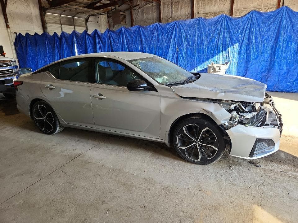 2024 NISSAN ALTIMA SR 4
