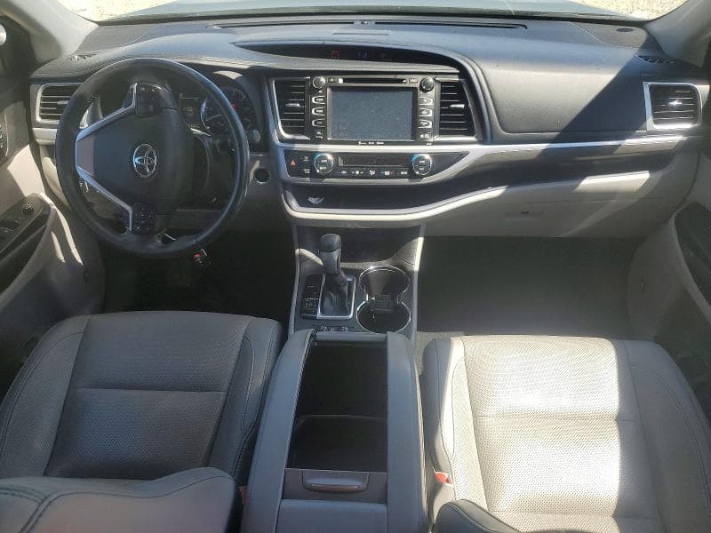 2018 TOYOTA HIGHLANDER 8