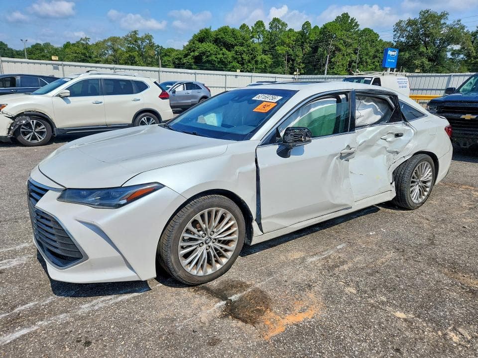 2019 TOYOTA AVALON LIMITED - 1