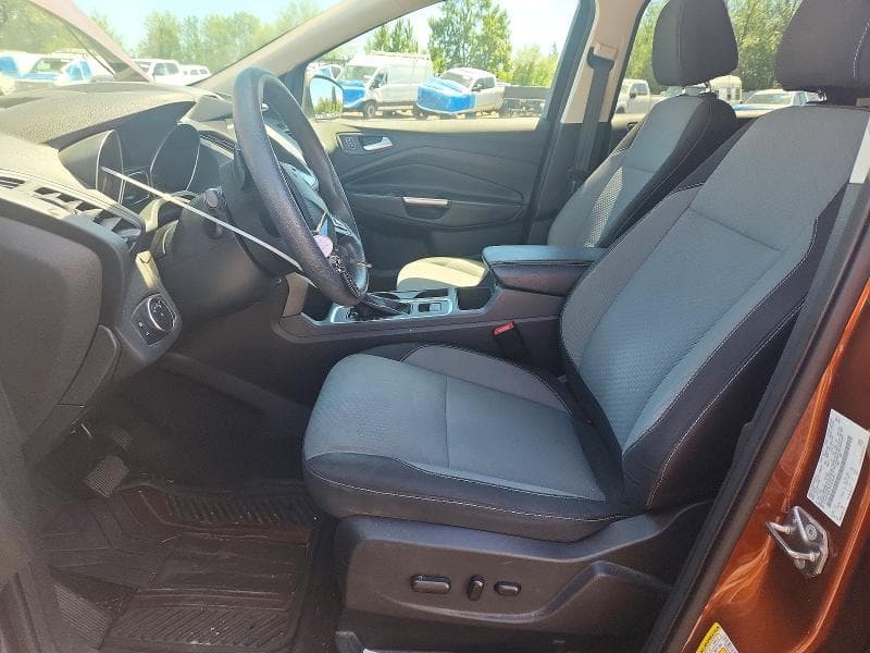 2017 FORD ESCAPE SE 7