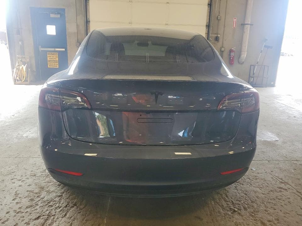 2018 TESLA MODEL 3 6