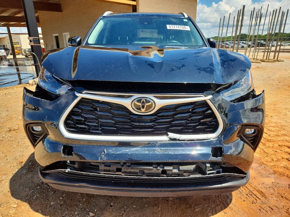 2023 TOYOTA HIGHLANDER XLE 5