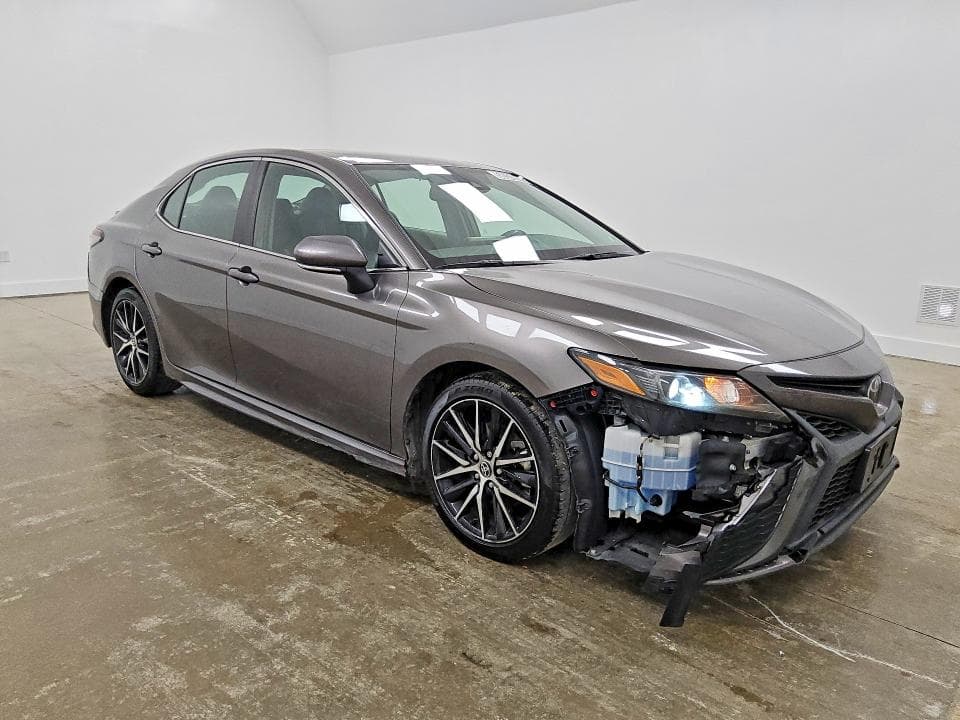 2023 TOYOTA CAMRY SE 4