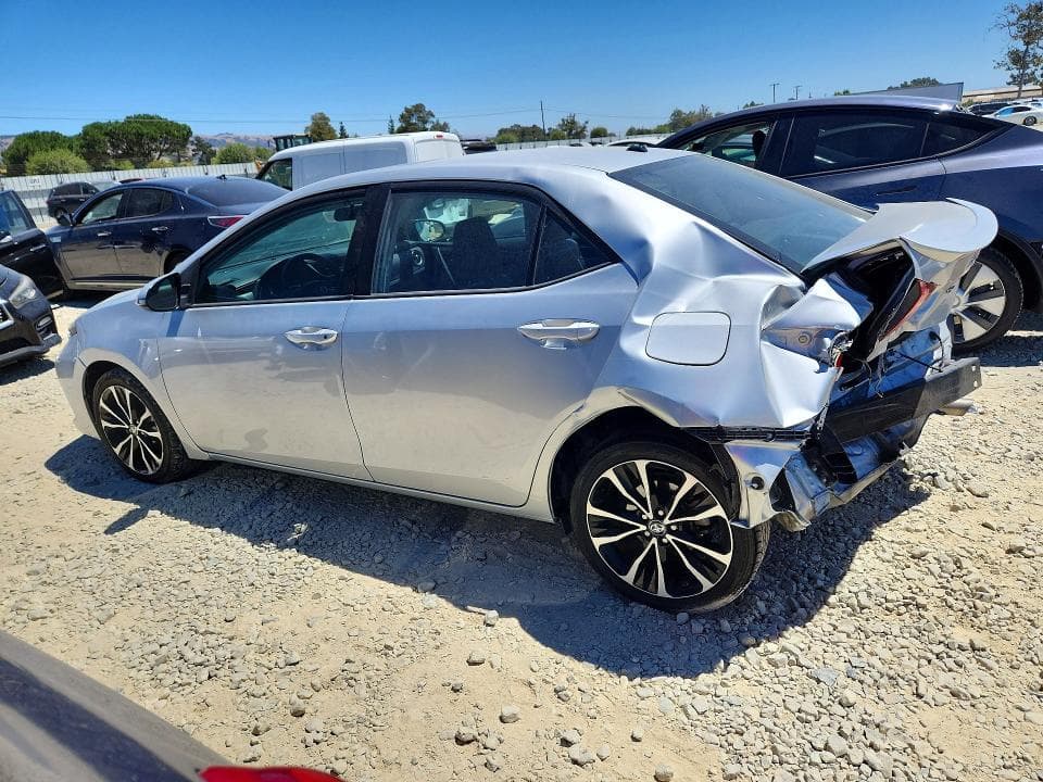 2018 TOYOTA COROLLA XSE 2