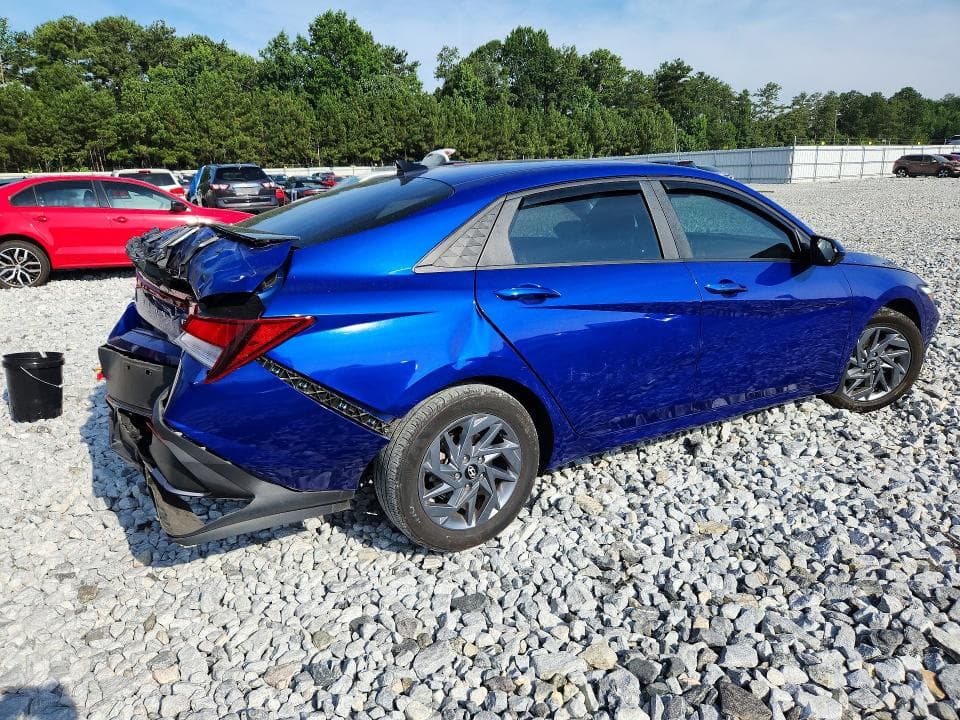 2024 HYUNDAI ELANTRA SEL 3