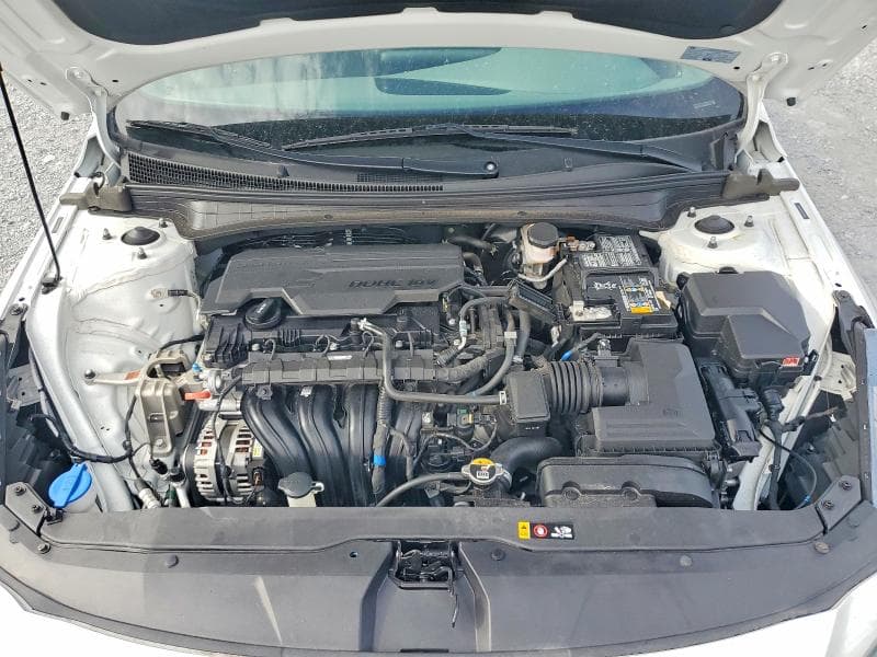 2022 HYUNDAI ELANTRA SE SE 11