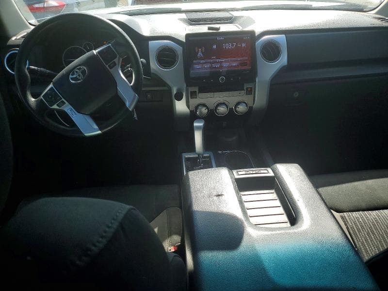 2017 TOYOTA TUNDRA SR5 8
