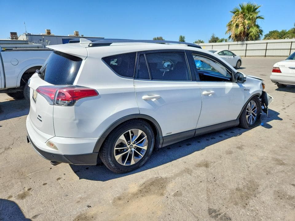 2017 TOYOTA RAV4 HYBRID XLE 3