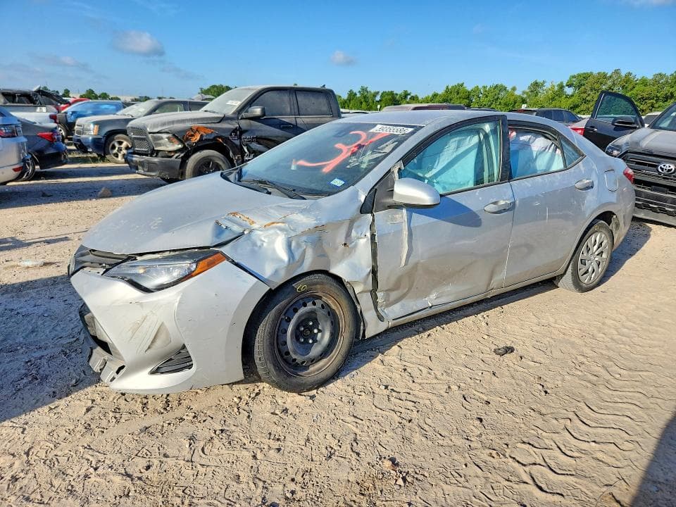 2017 TOYOTA COROLLA LE - 1