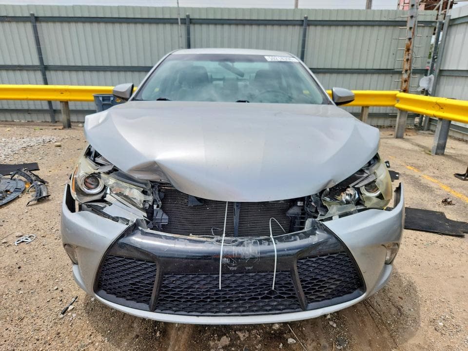 2017 TOYOTA CAMRY SE 5