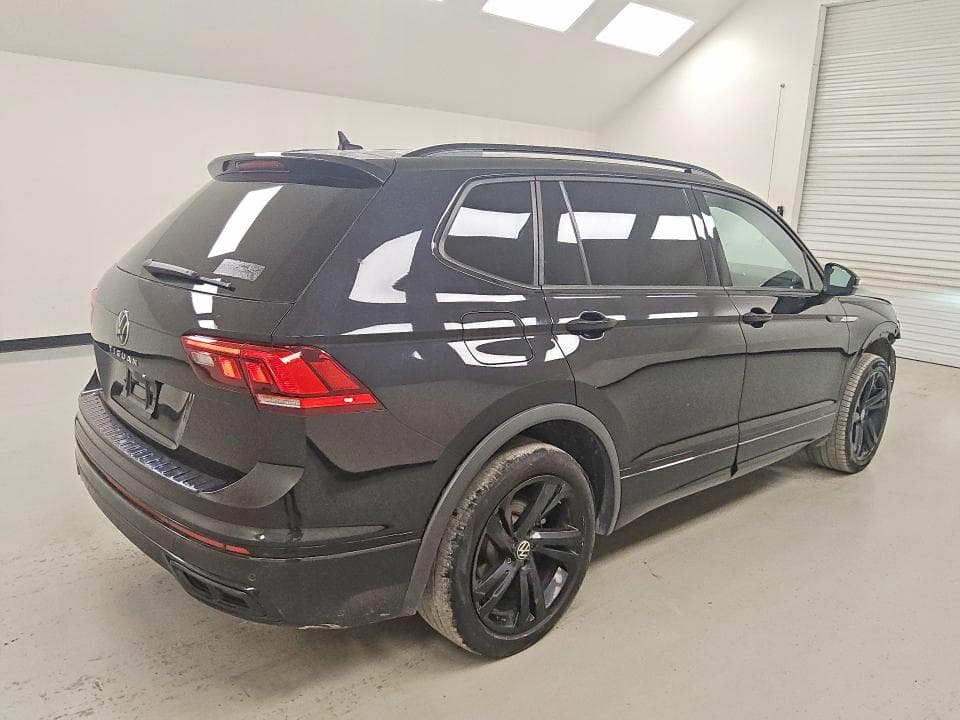 2023 VOLKSWAGEN TIGUAN SE R-LINE BLACK 3
